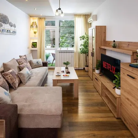 Spacious With Lovely Terrace Lejlighed