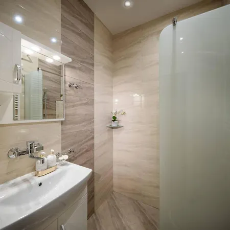 דירה Spacious With Lovely Terrace סופיה