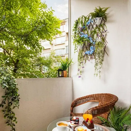 Spacious With Lovely Terrace דירה סופיה